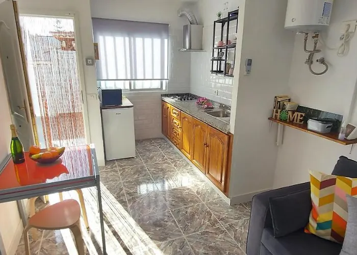 Dom wakacyjny Relax Santa Marta, Wifi Free & Big Terrace